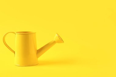 Sarı arkaplanda sulama kutusu