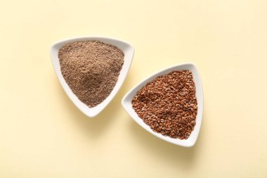 Bej arka planda keten tohumu ve un kaseleri