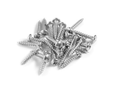 Beyaz arkaplanda izole edilmiş vida yığını