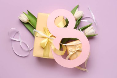 Kağıt figür 8, hediye kutuları ve eflatun kaplamalı laleler. Mutlu Kadınlar Günü