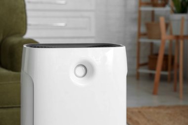 Modern hava temizleyici mutfakta, yakın çekim.