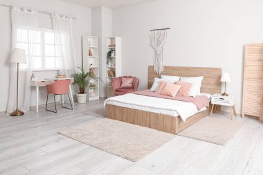 Yatak odası, rahat yatak odası, rahat koltuk ve işyeri.