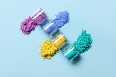 Mavi arkaplanda toz pigmentleri