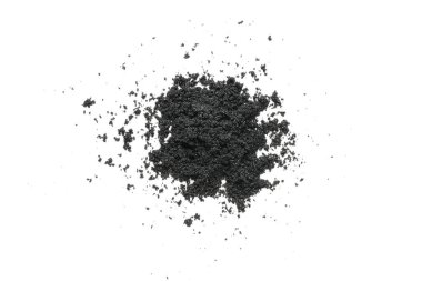 Siyah kum beyaz üzerine izole edilmiş.