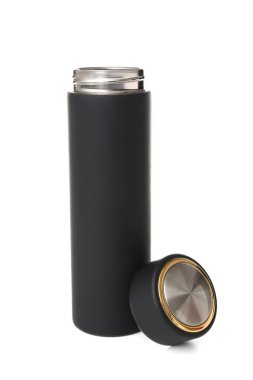 Beyaz arkaplanda modern siyah termos