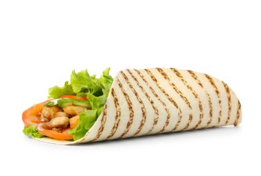 Lezzetli donör kebabı beyaza izole edilmiş.