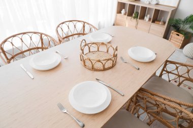 Yemek odası için çok güzel bir masa.