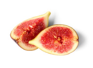 Beyaz arka planda izole edilmiş taze incir dilimleri