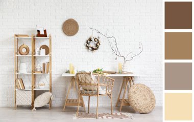 Odanın içinde masa ve Paskalya dekorlu raflar var. Farklı renk desenleri