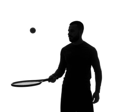 Beyaz arka planda erkek tenisçinin silueti