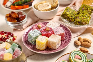 Beyaz grunge arka planda farklı Türk zevkleri. Ramazan kutlaması