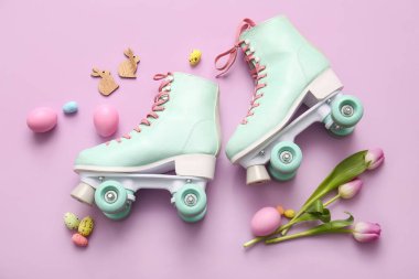 Patenli kompozisyon, Paskalya yumurtaları, dekoru ve leylak arka planda lale çiçekleri