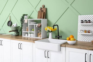 Modern mutfak tezgahı, yakın plan.