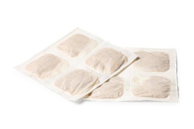 Beyaz arkaplanda hardal alçıları