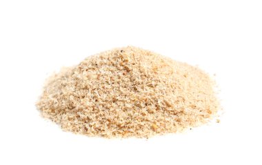 Beyaz arkaplanda psilyum kabuğu tozu