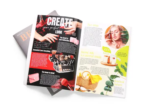 Beyaz arka plan üzerinde izole dergiler açın