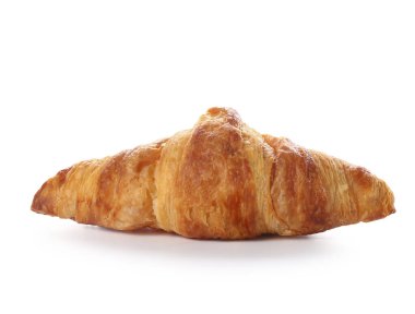 Beyaz zemin üzerine lezzetli kruvasan