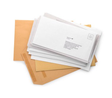 beyaz zemin üzerinde harfler yığını