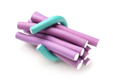 Beyaz arka plan üzerinde izole saç curlers