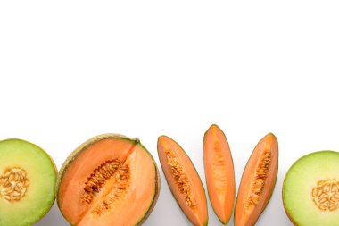 Beyaz zemin üzerine lezzetli Olgun kavun