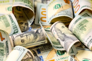 Arkaplan olarak 100 dolar.