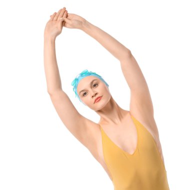 Beyaz arkaplanda kadın yüzücü