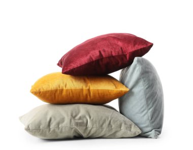 Beyaz arkaplanda farklı yastıklar