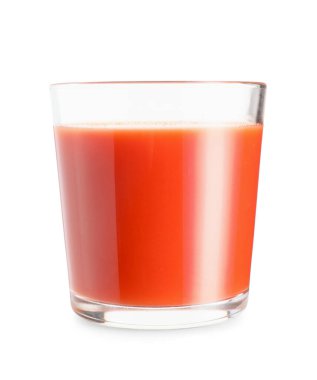 bardak taze domates suyu beyaz arka plan üzerinde