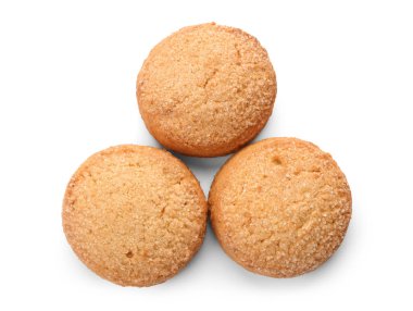 Beyaz arkaplanda tatlı kurabiyeler