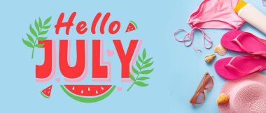 Kadın plaj aksesuarları ve deniz kabukları olan kompozisyon