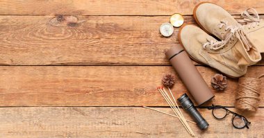 Metin için alanı olan tahta arkaplanda gezinmek için öge kümesi