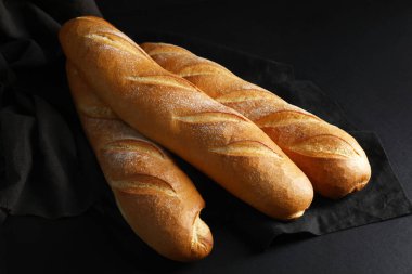 Siyah arkaplanda taze baget