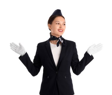 Beyaz arka planda güzel Asyalı hostes