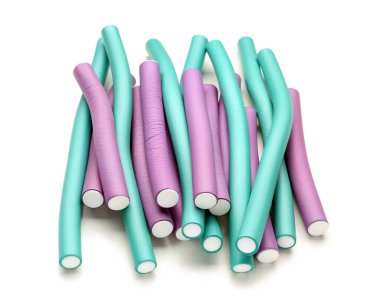 Beyaz arka plan üzerinde izole saç curlers