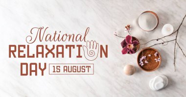 Çiçek açan dalları ve beyaz arka planda mumları olan spa taşları. Ulusal Rahatlama Günü Afişi