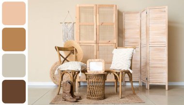 Ahşap sandalyeli şık bir odanın ışığı hasır masa ve çizmelerle katlanmış bir perde. Farklı renk desenleri