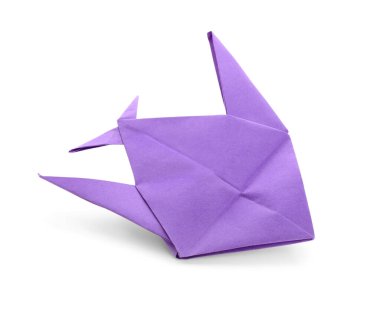 Beyaz arkaplanda mor origami balığı