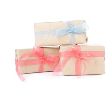 Beyaz arka planda hediye kutuları. Uluslararası Kadınlar Günü