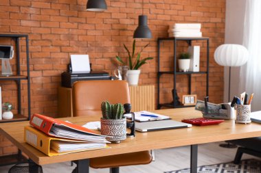 Muhasebecinin iş yeri ofis içi