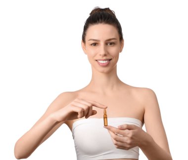 Beyaz arka planda ampulü olan mutlu genç bir kadın.