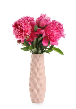 Beyaz arka plan üzerinde güzel Şakayık çiçekli vazo