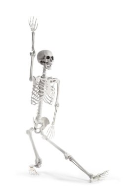 Beyaz arka planda dans eden komik insan iskeleti
