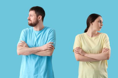 Mavi arka planda çıkan kavga üzerine genç çifti gücendirdi