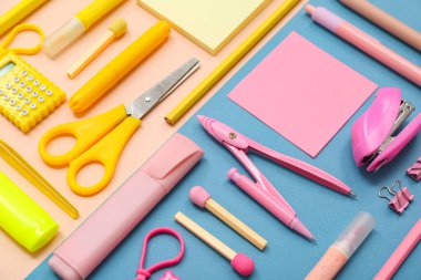 Renk arkaplanı ve yakın plan için farklı kırtasiye