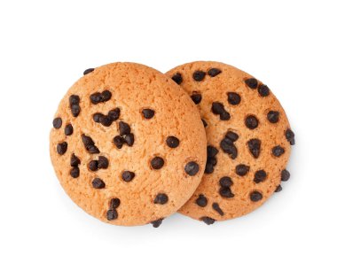 Beyaz arka planda çikolata parçalı lezzetli kurabiyeler