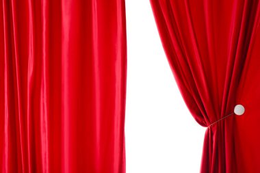 Beyaz arka plan üzerinde izole kırmızı kadife perdeler