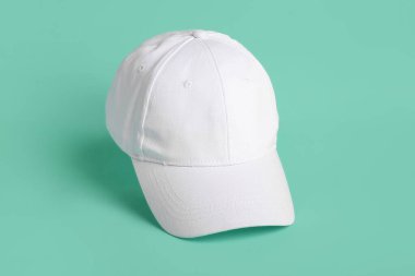 Turkuaz arkaplanda boş beyaz başlık