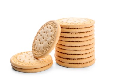 Beyaz arka planda bir sürü tatlı kurabiye