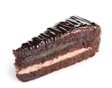 Beyaz arka planda izole edilmiş bir parça çikolatalı pasta.