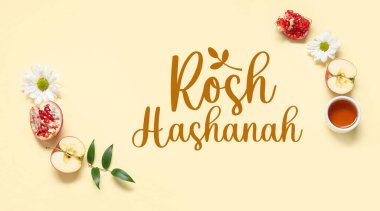 Taze elma, nar, bal ve çiçeklerle renklendirilmiş kompozisyon. Rosh hashanah (Yahudi Yeni Yılı) kutlaması